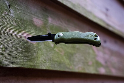 OUTDOOR EDGE Razor Mini Folding Pocket Knife - Compact 2.2" EDC with RazorSafe Replaceable Blades - Perfect Small Everyday Carry Knife for Men Women - Includes 2 Replaceable Drop Point Blades