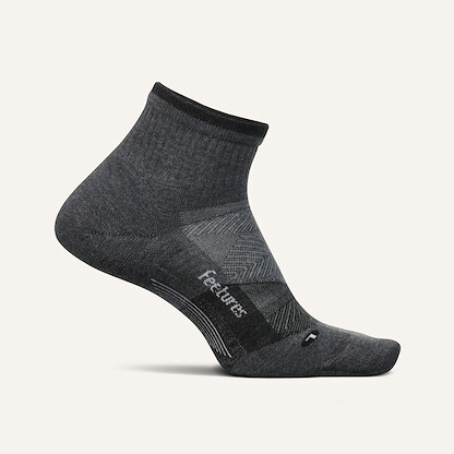 Feetures Unisex Trail Max Cushion Quarter Running Socks Grey - EC201648